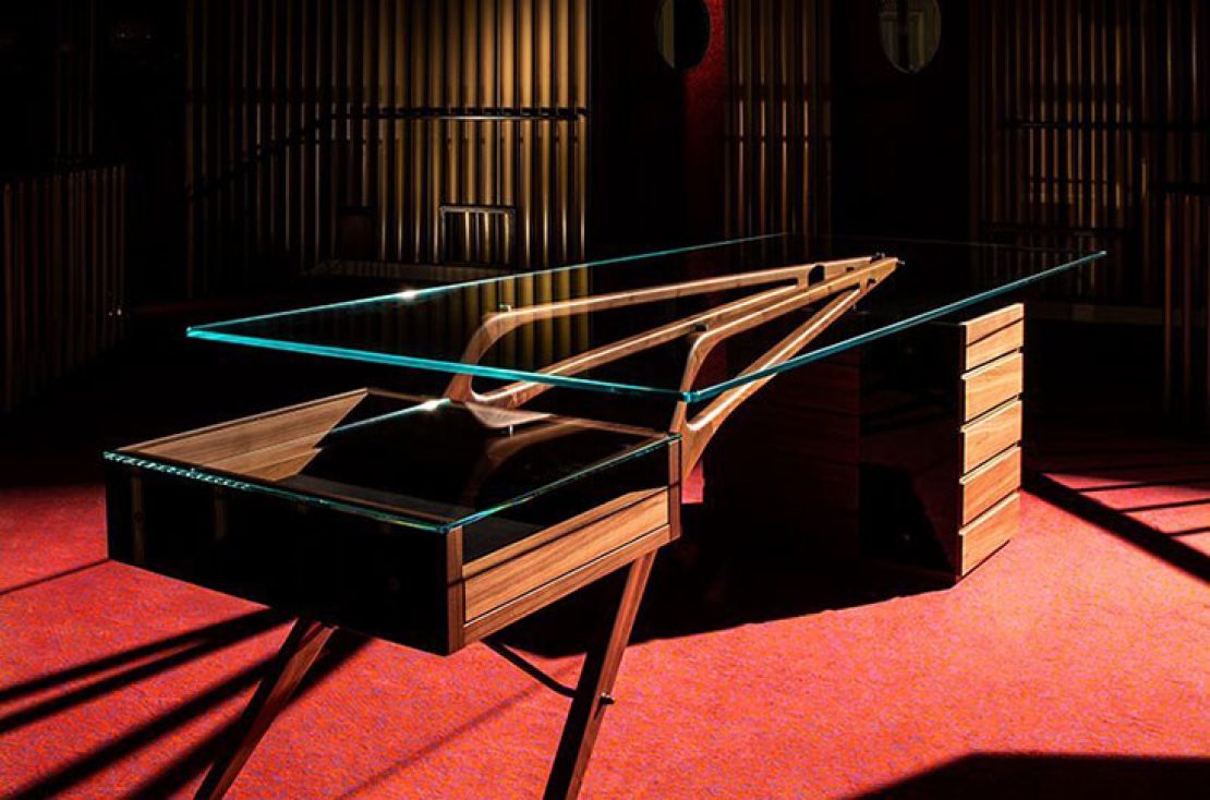 scrivania-moderna-vetro-legno-zanotta